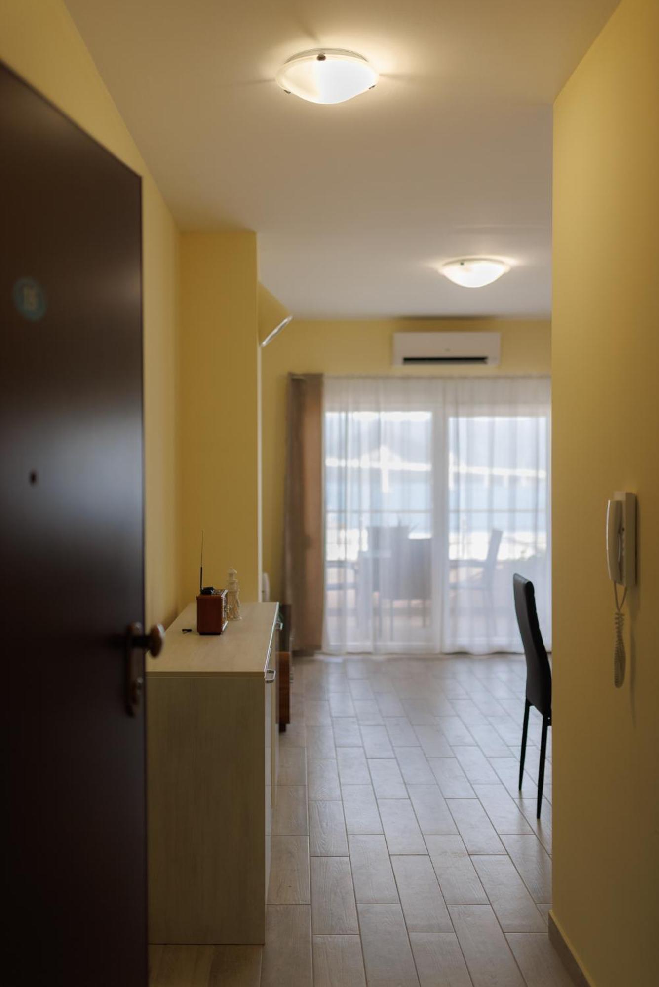 Apartman Maja Комарна Экстерьер фото