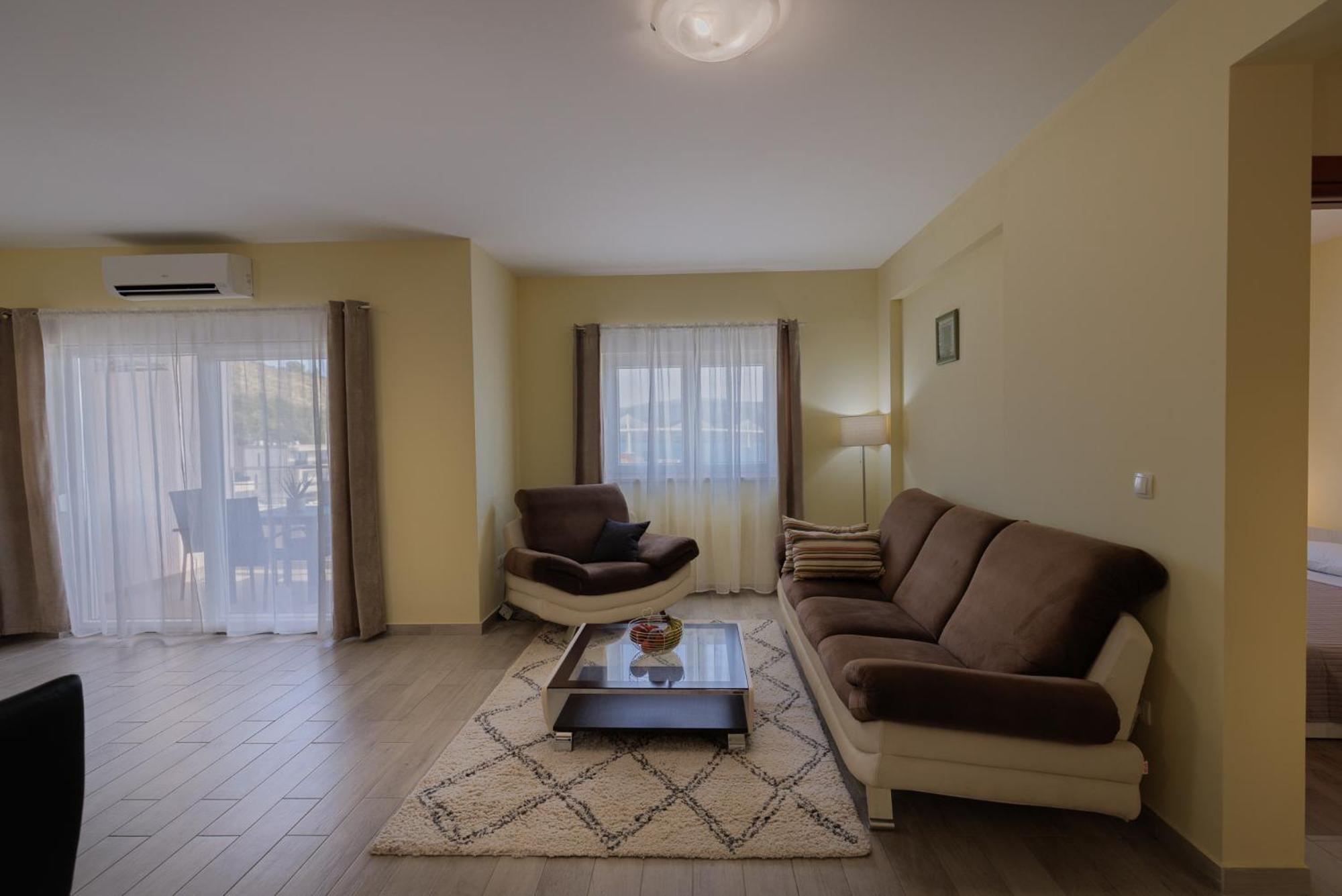 Apartman Maja Комарна Экстерьер фото